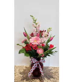 Annistyn. An arrangement by Zaisers Florist and Greenhouse.