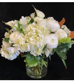 Classic white flowers. An arrangement by Flowerville.