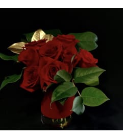Deluxe Rose Pot. An arrangement by Silver Rose Emotions.