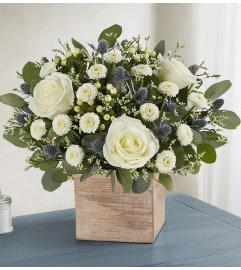 Wooden Country Blues. An arrangement by Aventura Blooming Petals.