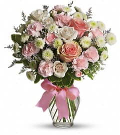 Cotton Love. An arrangement by GardeLina Flowers.