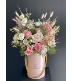 Mothers flowers. An arrangement by Lux Flower Box.
