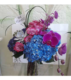 For The BEST MOTHER in The World!. An arrangement by Awe Flowers.