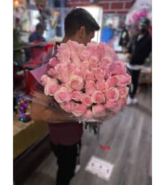 Huge Love. An arrangement by Geni's Florist and Gifts.