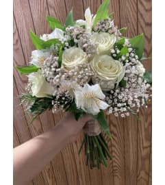 Bride is on the way. An arrangement by Floreria Mexico.