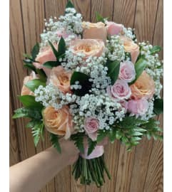 The bride peach a husband. An arrangement by Floreria Mexico.