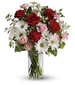 Teleflora's A Kiss in the Park. An arrangement by Balloon Bouquets Plus.