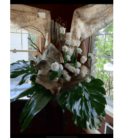 Natural Forest Dtiftwood Pot. An arrangement by Silver Rose Emotions.