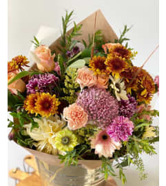 Seasonal Designer's Choice. An arrangement by Linda's Floral Designs.
