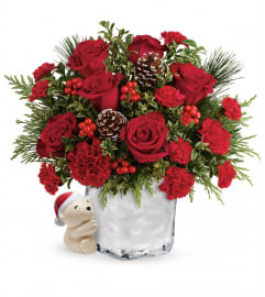 Winter Cuddles (Teleflora). An arrangement by Sueppel's Flowers. Winter Cuddles (Teleflora). An arrangement by Sueppel's Flowers.