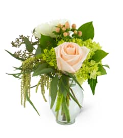 Natural Grace. An arrangement by Deer Valley Florist and Flower Delivery. Natural Grace. An arrangement by Deer Valley Florist and Flower Delivery.