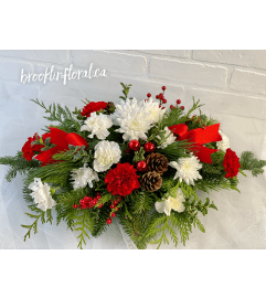 Classic Long Lasting Centrepiece. An arrangement by Brooklin Floral and Garden Shoppe Inc.. Classic Long Lasting Centrepiece. An arrangement by Brooklin Floral and Garden Shoppe Inc..