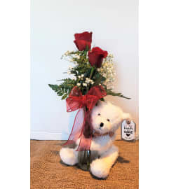 Valentine Bud Vase. An arrangement by Zaisers Florist and Greenhouse.