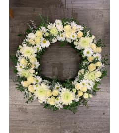 Heavens circle. An arrangement by DMP Flowers and Gifts.
