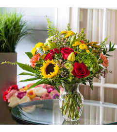 Chasing The Sun. An arrangement by Loyalist Flowers.