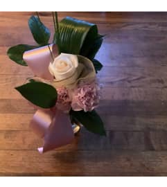 Cupid in Pink. An arrangement by Silver Rose Emotions.