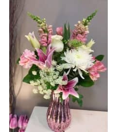 MD9. An arrangement by Win's Flowers.