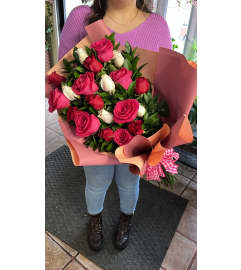 Lovely sweet rainbow. An arrangement by Floreria Mexico.