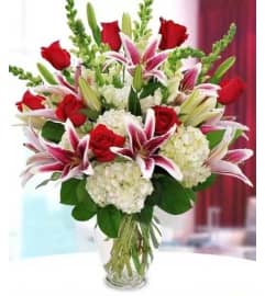 MD33. An arrangement by Win's Flowers.