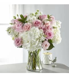 MD34. An arrangement by Win's Flowers.