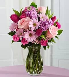 MD35. An arrangement by Win's Flowers.