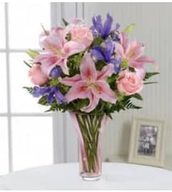 MD36. An arrangement by Win's Flowers.