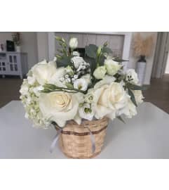 Andrea Basquet. An arrangement by Eternity Flowers US.