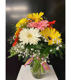 Layz Dayz. An arrangement by Briar Patch Floral and Gift.