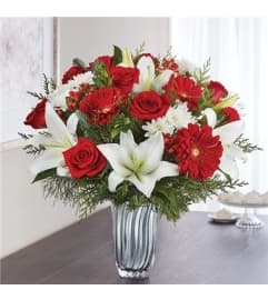 MC10. An arrangement by Win's Flowers.
