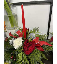 Centre peace rond. An arrangement by Helene Fleuriste.