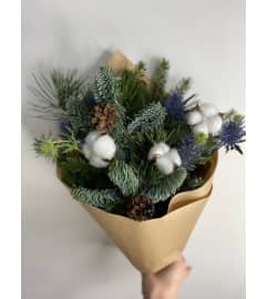 MC36. An arrangement by Win's Flowers.