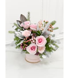 Miss Pinky Christmas. An arrangement by Lux Flower Box.
