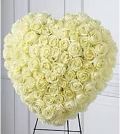 FN39. An arrangement by Win's Flowers.