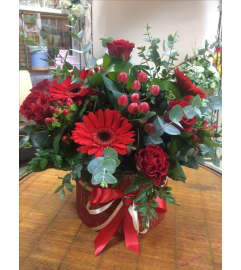 GO13. An arrangement by Win's Flowers.