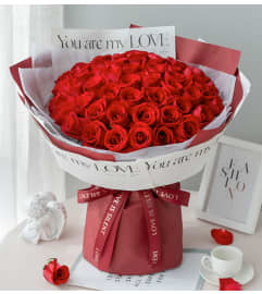 VD4. An arrangement by Win's Flowers.