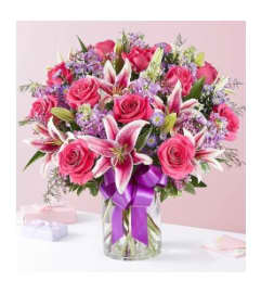 Pink Unique Femme. An arrangement by Aventura Blooming Petals.