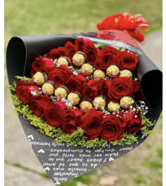 ramo buchon. An arrangement by Spring Branch Florist.