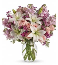 VD38. An arrangement by Win's Flowers.