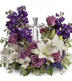 Spring Time In Heaven. An arrangement by Seasons Change Designs.