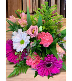 Summer feels. An arrangement by DMP Flowers and Gifts. Summer feels. An arrangement by DMP Flowers and Gifts.