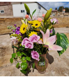 Plant Mama. An arrangement by Petals and Pages.