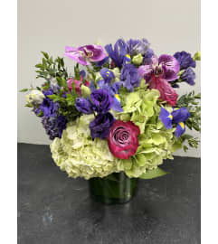 Elegant City Style.. An arrangement by Elegant Florist.