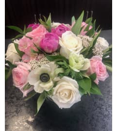 Romantic Spirit. An arrangement by The Farmers Petals. Romantic Spirit. An arrangement by The Farmers Petals.
