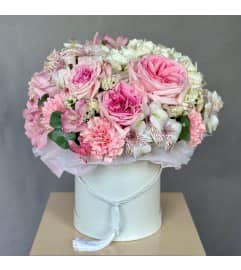 Hat Box Whispering Petals. An arrangement by Floral Savour.