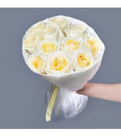 1 Dozen Garden Roses White Ohara. An arrangement by Floral Savour.