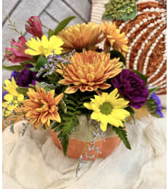 Fellows Fall Pumpkin Spice. An arrangement by Fellows Fernlea Flowers.