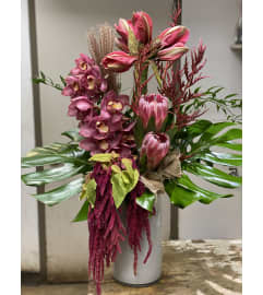EXOTIC and PINK. An arrangement by Florique.