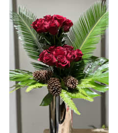OUR ROSES HOLIDAY EDITION. An arrangement by Florique.