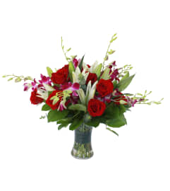Kisses of Paradise. An arrangement by Flower Lane.