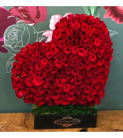 standing extra large 200 roses heart. An arrangement by BellaRosa Gardens. standing extra large 200 roses heart. An arrangement by BellaRosa Gardens.